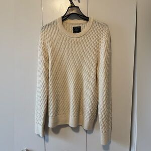 Abercrombie & Fitch Men's Cream Crewneck Wool Sweater